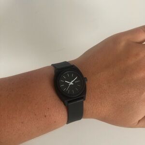 Nixon Black Smartwatch with Minimalist Design